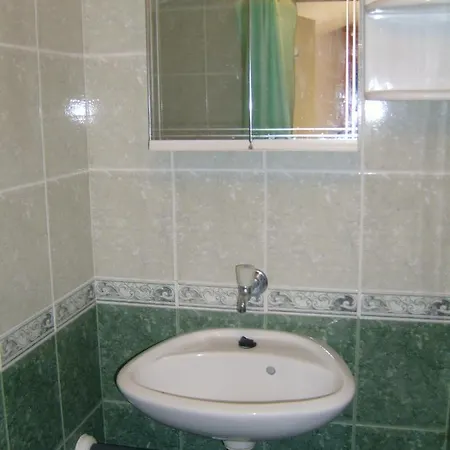 Pensión сотирови, самостоятелни